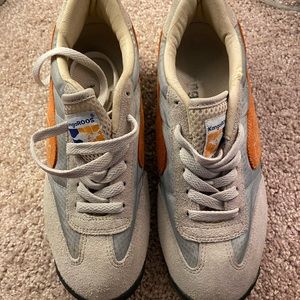 KangaRoos tan sz 6.5